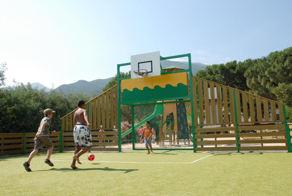 Camping Des Alberes Laroque-des-Alberes Exterior photo